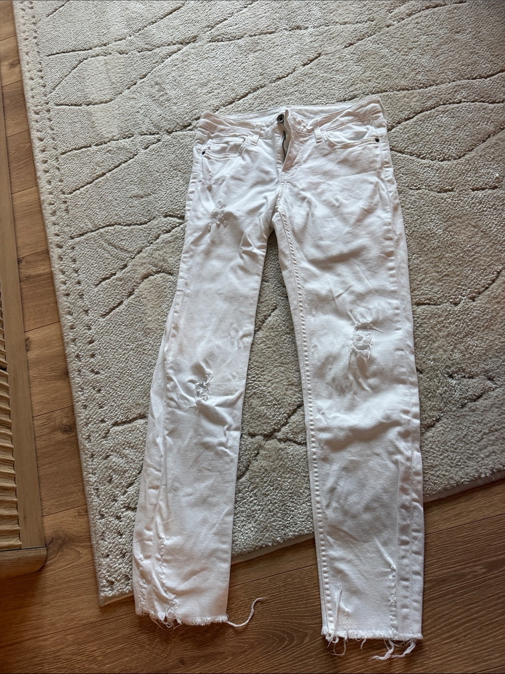 Zara White Distressed Skinny Jeans